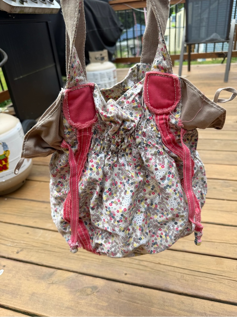 thirty-one Floral Drawstring Tote in Cream with Pink and Tan Details